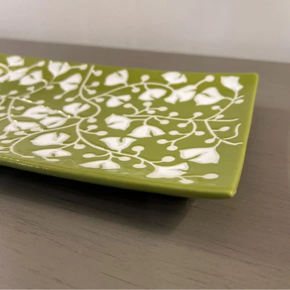 Crate & Barrel Aremi Floral Serving Platter Tray Plate Green White 12.5x6.5” - Picture 4 of 9